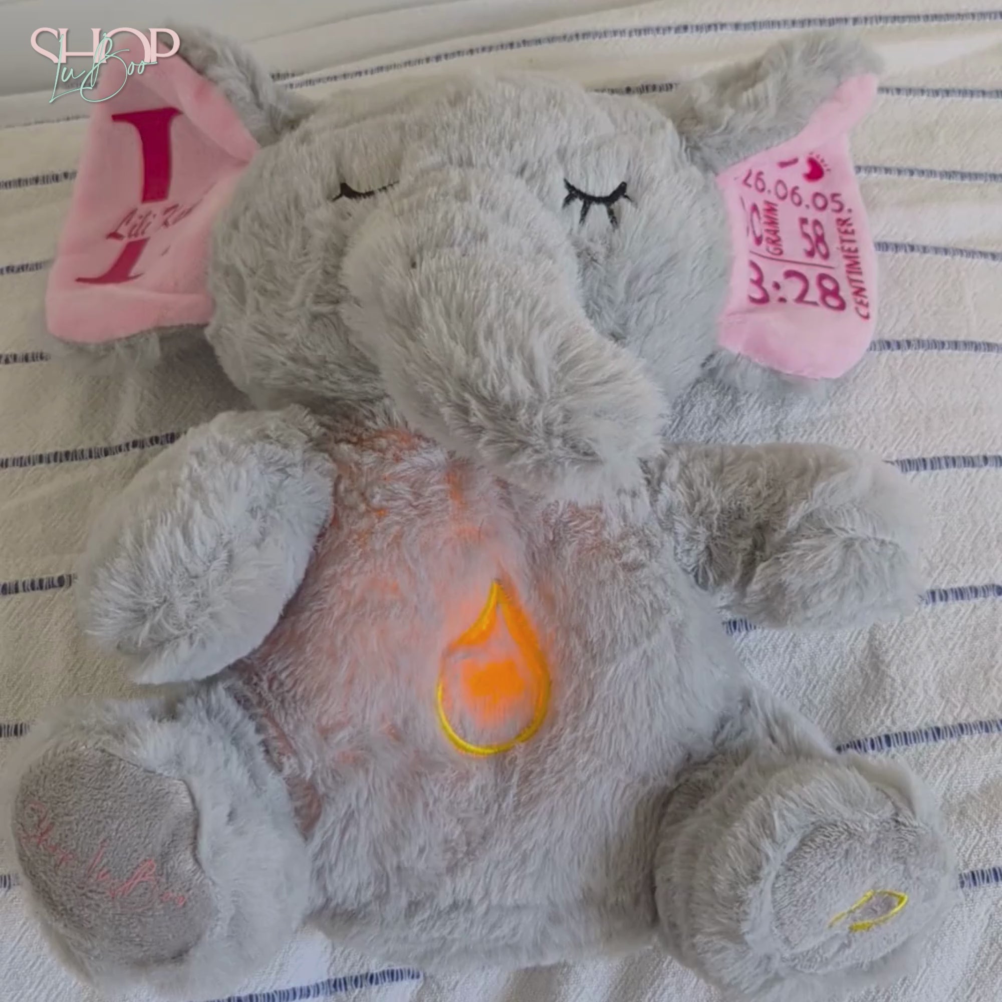 LuLLo – Lélegző világító emlékőr plüss elefánt lányos (27 cm) – babaajándék – ShopLuBoo